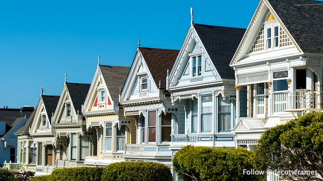 L&#39;un des groupes les plus connus de « Painted Ladies » est la rangée de maisons victoriennes situées au 710-720 Steiner Street, en face du parc Alamo Square, à San Francisco. 